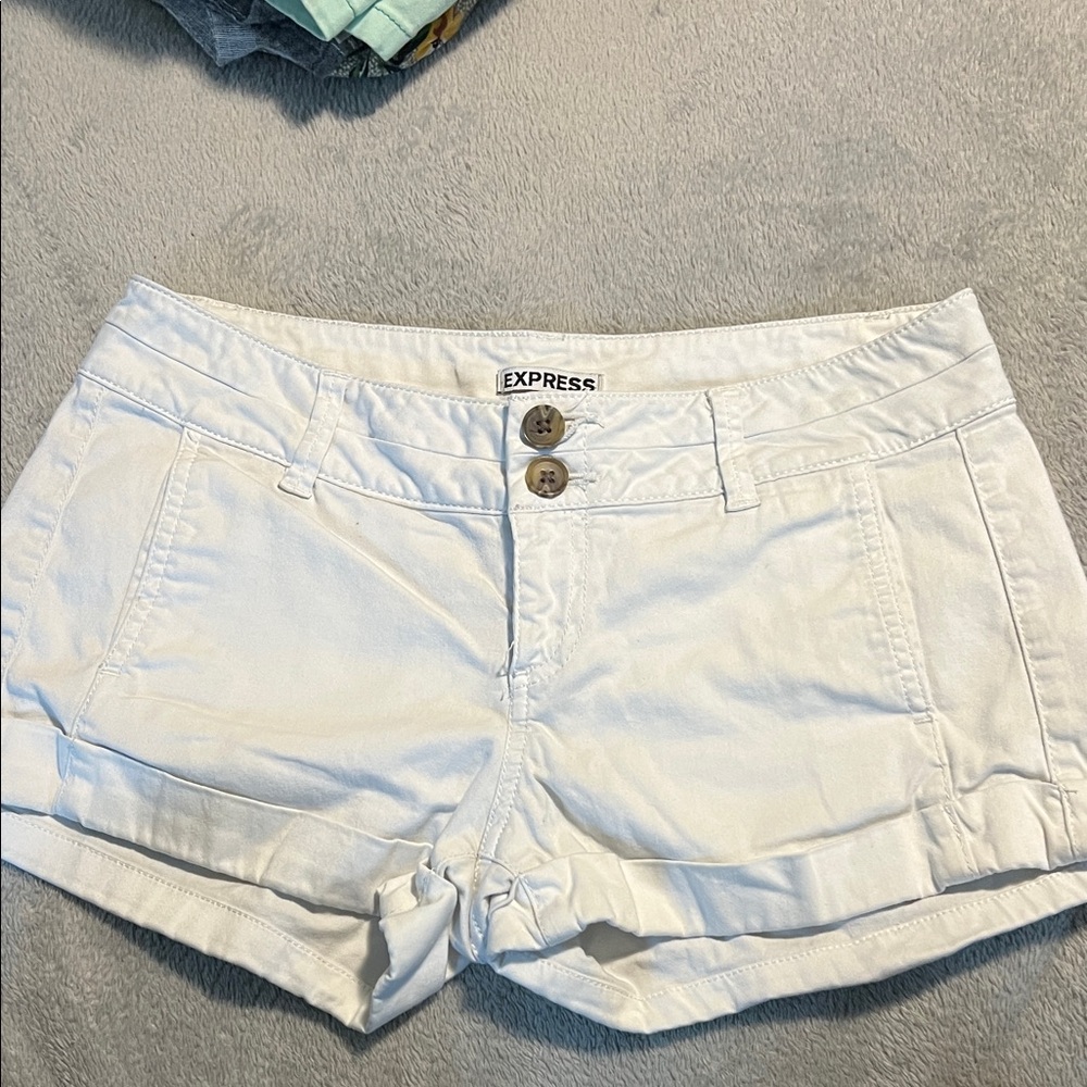 Express Women's Cream Cargo Shorts